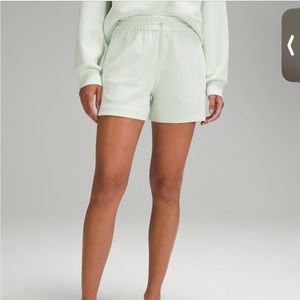 Lululemon softstreme high-rise short 4”